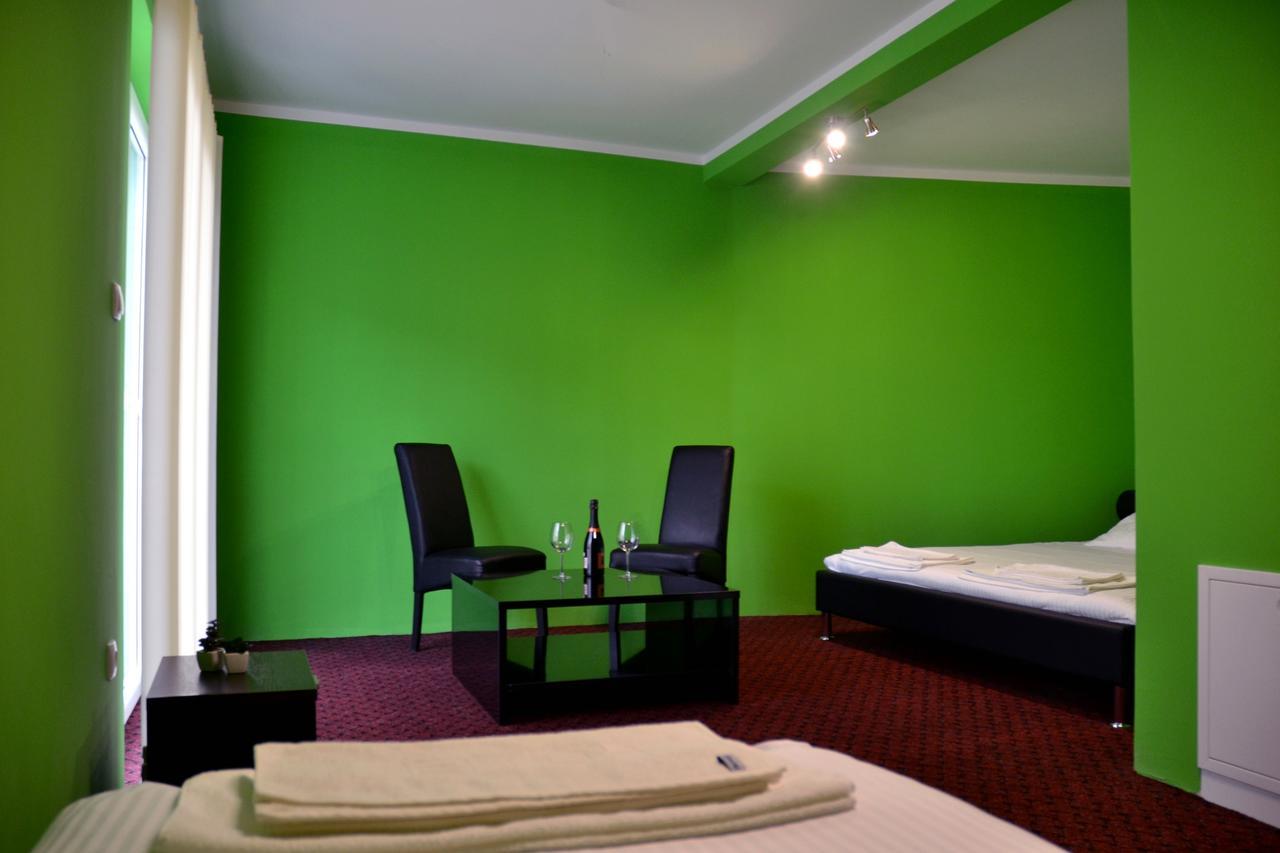 Hotel Victoria Lukavica Exteriér fotografie
