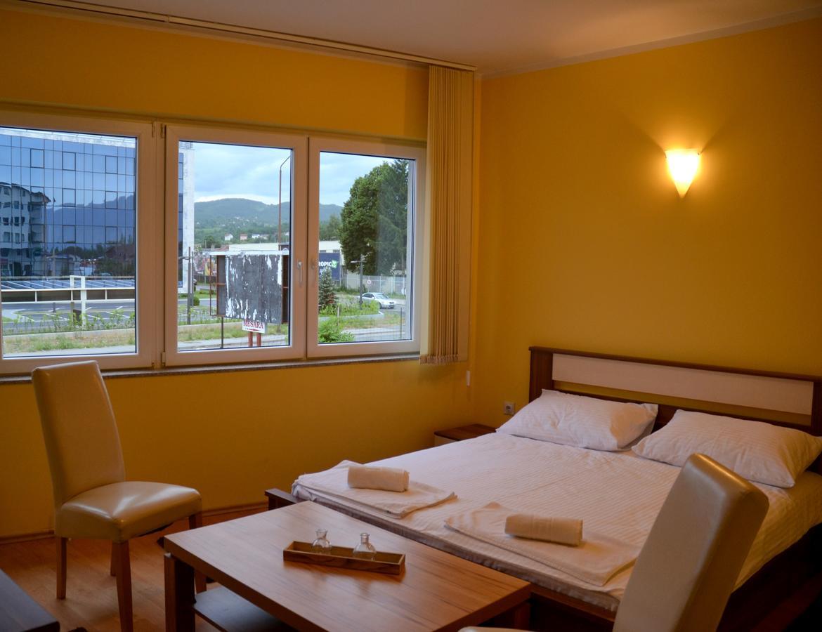 Hotel Victoria Lukavica Exteriér fotografie